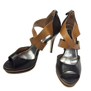 White House Black Market Super Sexy Black/Peanut Butter Pumps size 8